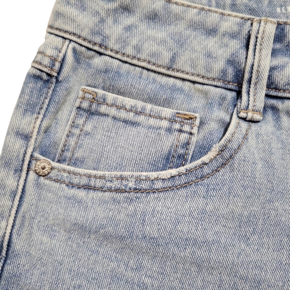 Rewash Brand A-Line Distressed Bermuda Jean Shorts Size 5/27 Light Indigo - Picture 8 of 15
